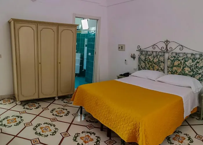 Dimora Fornillo Hotell 3*