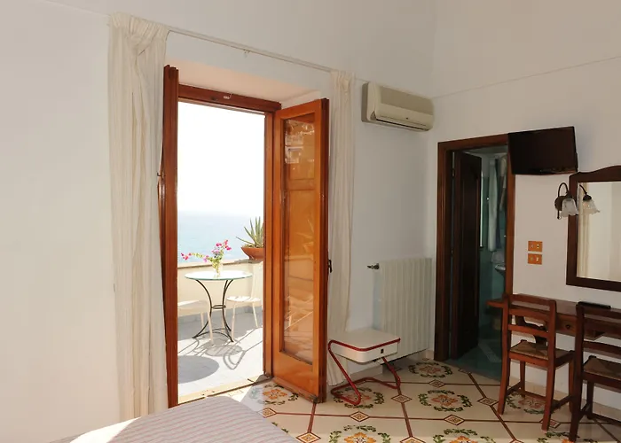 Dimora Fornillo Hotell