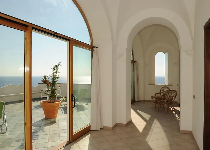 Hotell Dimora Fornillo 3*