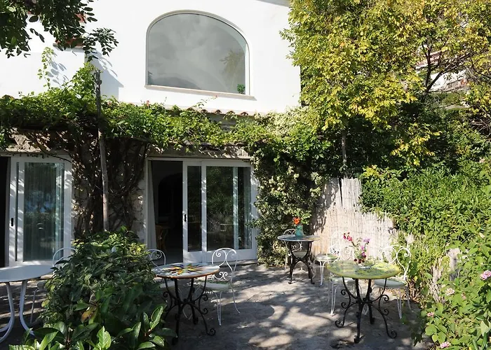 Dimora Fornillo Hotell